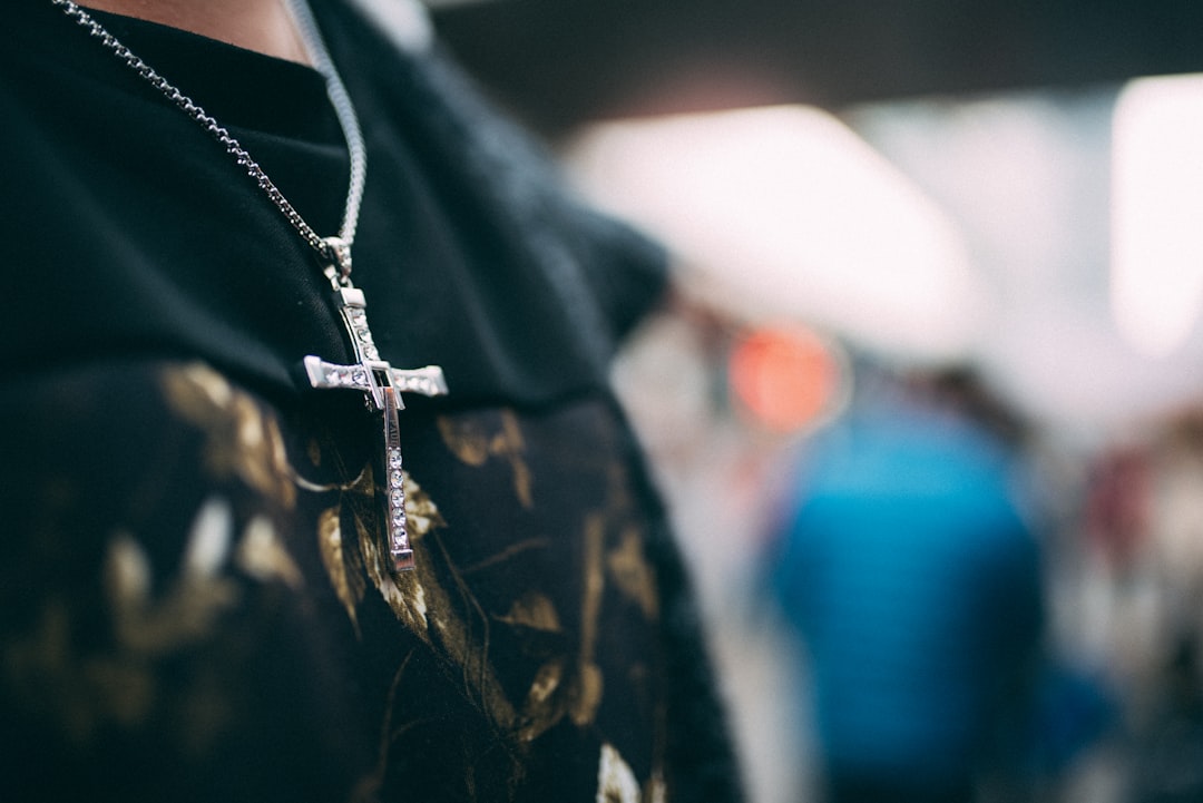 Stylish Cross Necklace for Women: A Timeless Symbol of Faith and Fashion